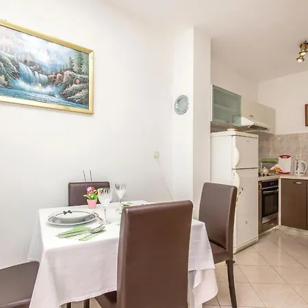 Amazing Apartment In Smrika With Wifi Apartment *