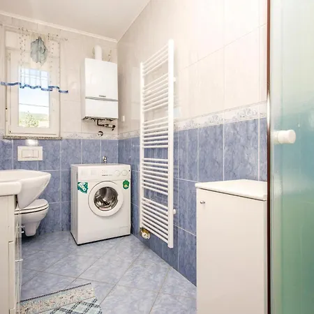 Amazing Apartment In Smrika With Wifi Apartment Smrika