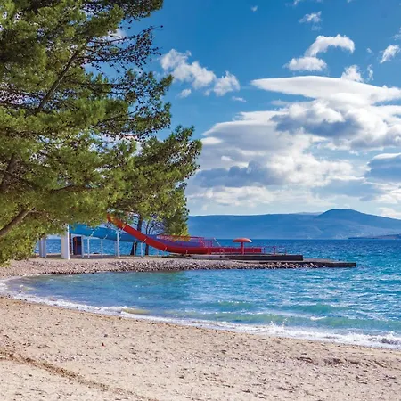 1 Bedroom Lovely In Apartament *