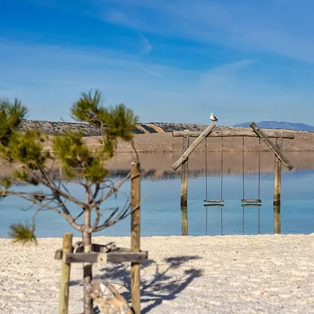 1 Bedroom Lovely In Šmrika