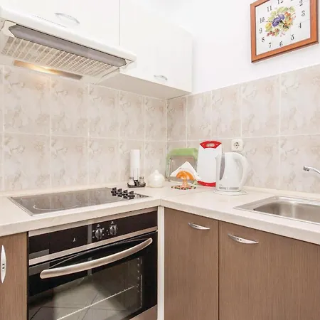 Apartament 1 Bedroom Lovely In