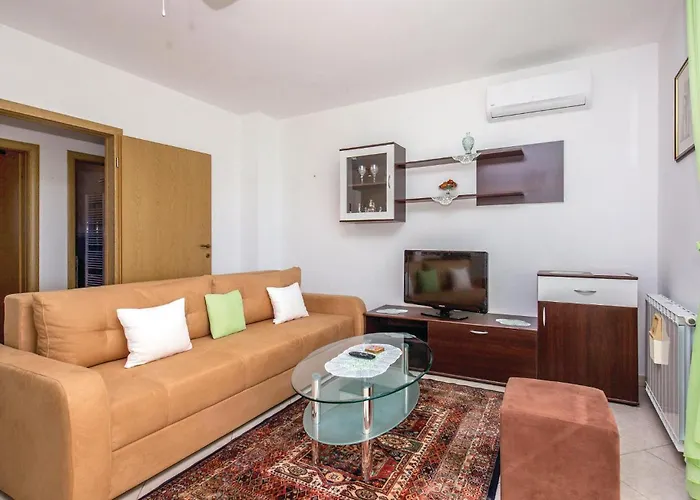 公寓 1 Bedroom Lovely In *