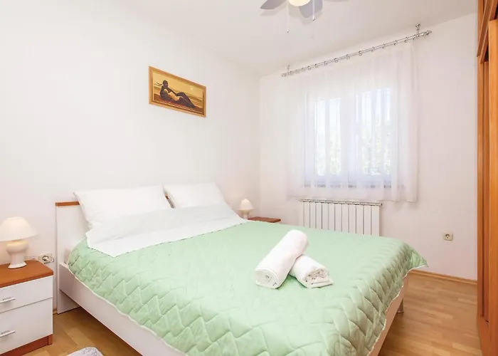 1 Bedroom Lovely In *