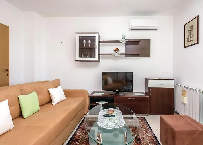 1 Bedroom Lovely In * Šmrika