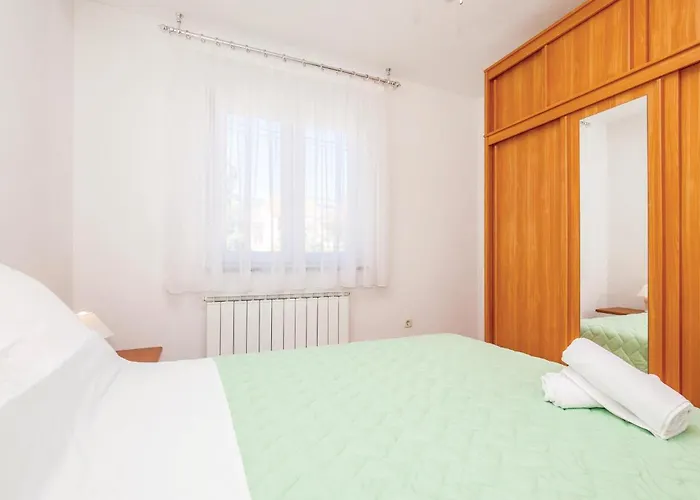 公寓 1 Bedroom Lovely In
