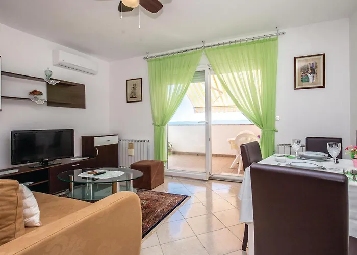 1 Bedroom Lovely In *