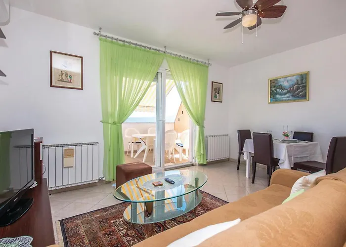 1 Bedroom Lovely In *