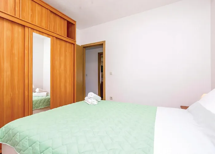 公寓 1 Bedroom Lovely In *